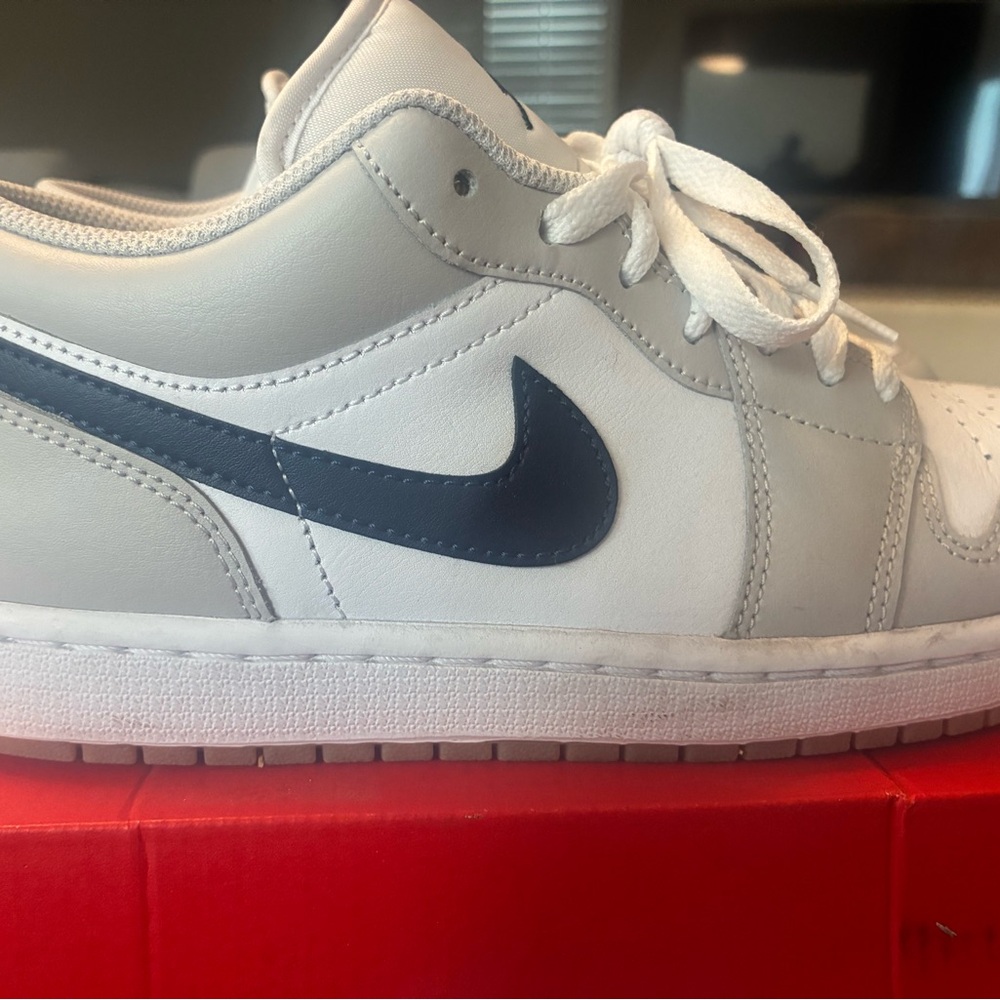 Nike Jordan White and Navy Low-Top Sneakers - Picture 9 of 10